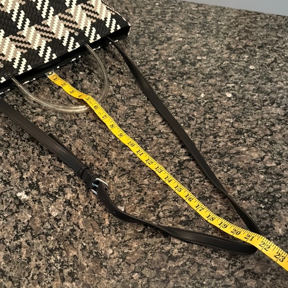 Calvin Klein woven Black taupe and White Chevron large Tote EUC - Picture 13 of 16